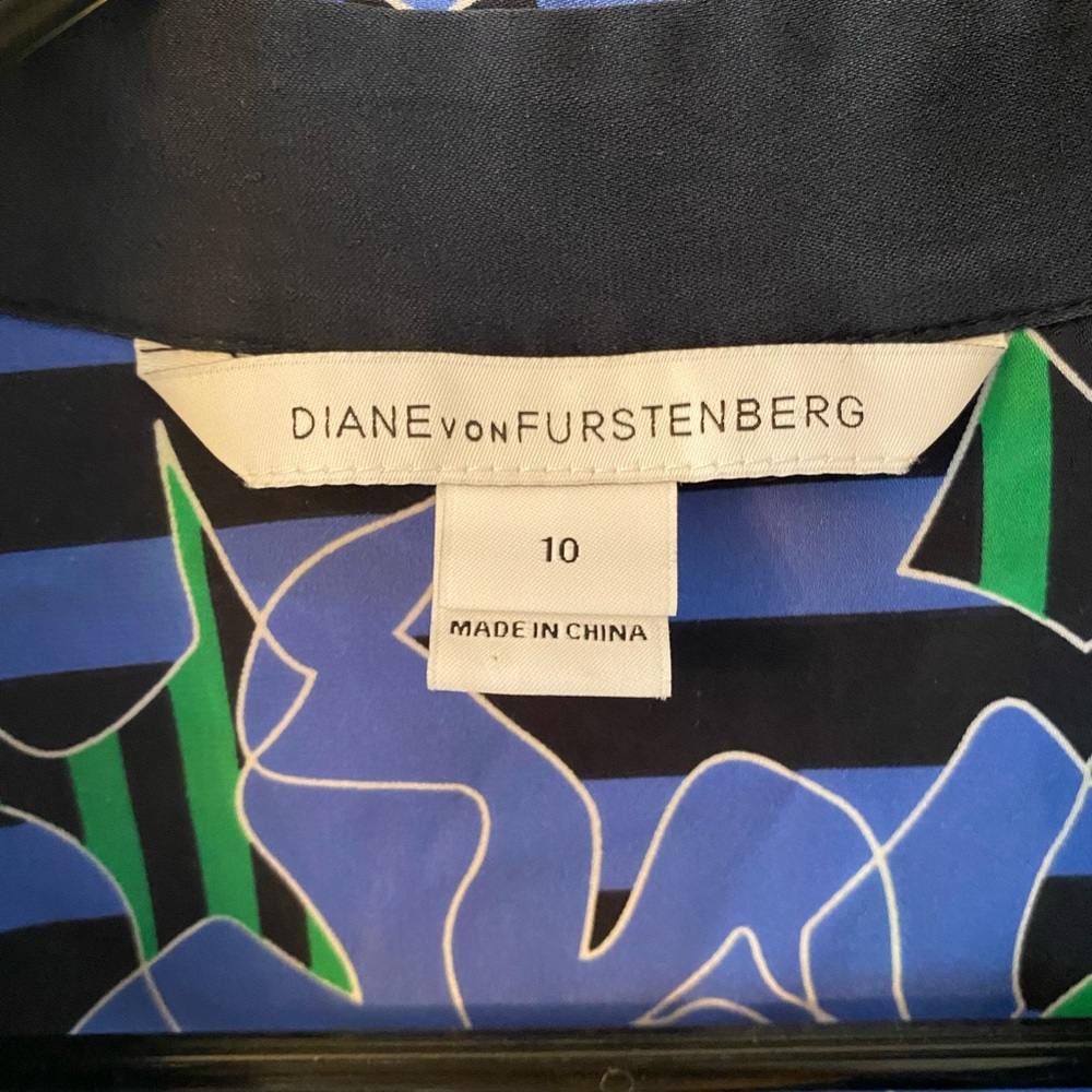 Perfect Condition, Gorgeous Comfortable Diane Von… - image 3